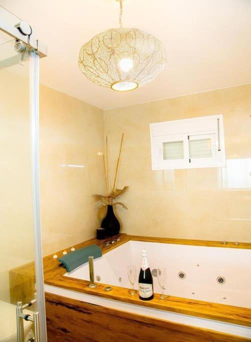 Apartment Beautiful Spacious Two Bed Facing The Ocean! Marbella