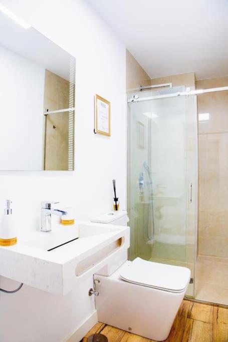 Apartment Beautiful Spacious Two Bed Facing The Ocean! Marbella